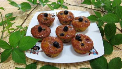 Cupcakes aux nashis et mûres