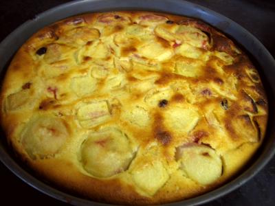 Flan aux pêches et aux raisins secs