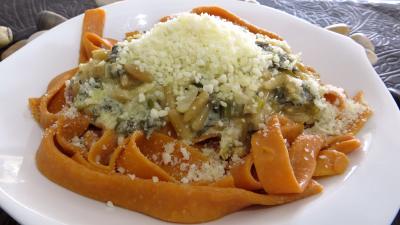 Nouilles fantaisies aux pignons