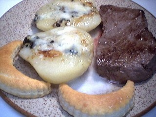 Tournedos aux poires et roquefort