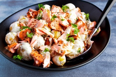 Salade de pommes de terre au saumon