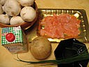 Ingrédients pour la recette : Crêpes aux champignons et au saumon fumé