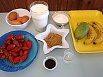 Ingrédients pour la recette : Fraises et mangue au caramel