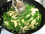 Crumble aux haricots verts et sa crème d'ail - 8.3