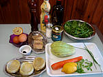 Ingrédients pour la recette : Foie gras en salade chayotte et truffe