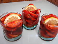 Image : Fraises au vin rosé