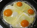 Oeufs au plat et aux oignons confits - 9.1