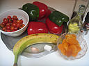 Ingrédients pour la recette : Poivrons et abricots en salade