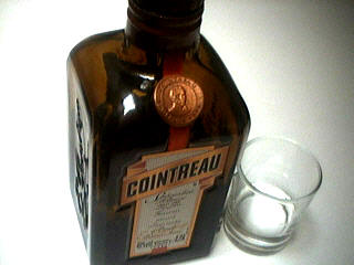 Photo : bouteille de cointreau
