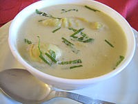 Velouté d'avocats aux raviolis