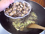 Soupe de poulet aux champignons à la chinoise - 13.3