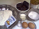 Ingrédients pour la recette : Gâteau aux prunes