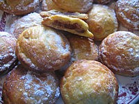 Image : Bouchées feuilletées aux dattes et aux noix