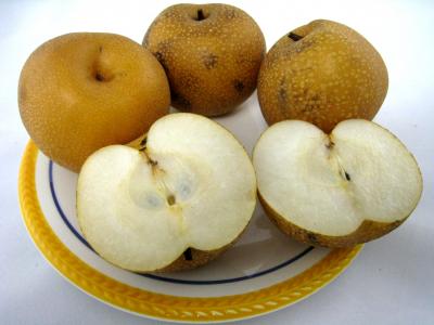 Photo : les nashi entiers et partagés en deux