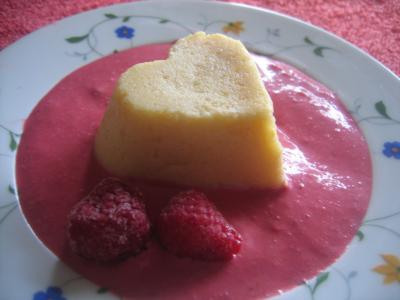 Image : Semoule  - Coeur de semoule aux framboises