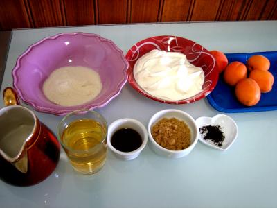 Ingrédients pour la recette : Abricots au fromage blanc et au floc de Gascogne