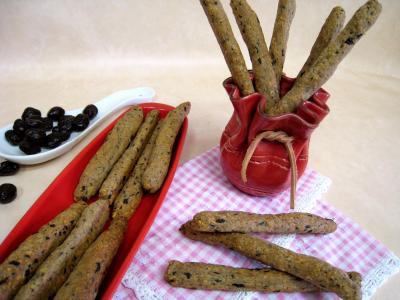 Image : Gressins aux olives et à l'emmental