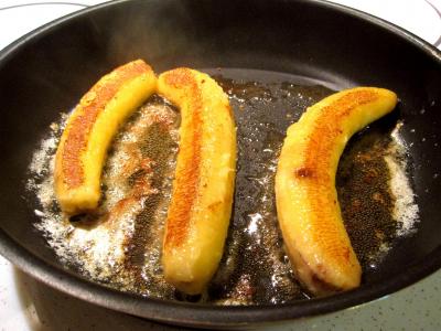 Bananes au vin rouge et chantilly - 1.3