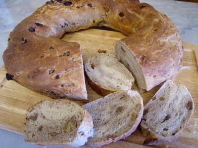 Image : Couronne aux châtaignes, noix et raisins secs