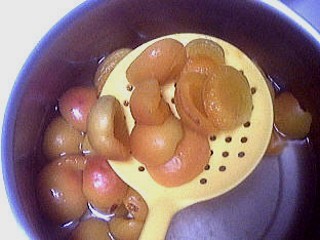 Image : Abricots et pruneaux au sirop
