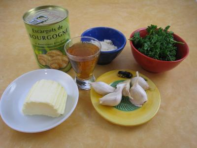 Ingrédients pour la recette : Escargots à l'anis et aux amandes