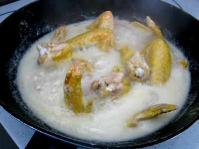 Ailes de poulet aux nouilles croustillantes - 5.4