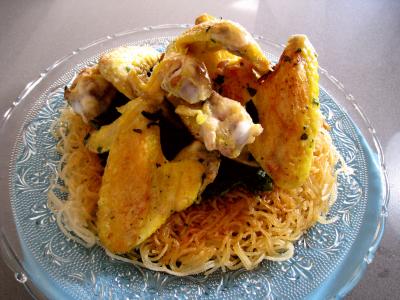 Image : Ailes de poulet aux nouilles croustillantes