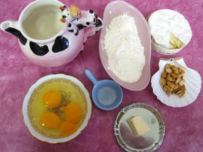 Ingrédients pour la recette : Crêpes au camembert et au jambon