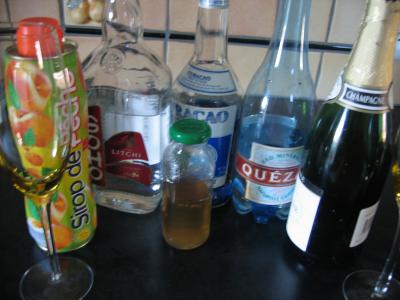 Ingrédients pour la recette : Cocktail valentin au champagne