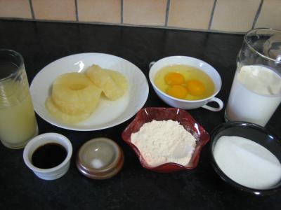 Ingrédients pour la recette : Clafoutis à l'ananas