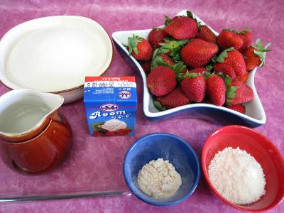 Ingrédients pour la recette : Confiture de fraises à la crème de coco