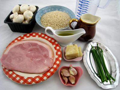 Ingrédients pour la recette : Risotto aux champignons et au jambon à l'Italienne