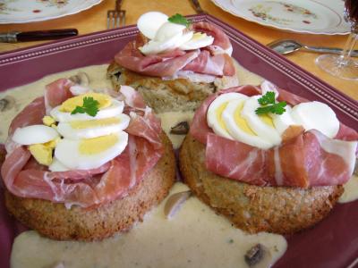 Image : Gâteau de Pâques aux champignons et au jambon de Parme