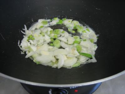 Crème d'asperges aux gésiers confits et magret à la landaise - 6.1
