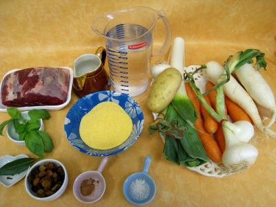 Ingrédients pour la recette : Jarret de boeuf en pot au feu