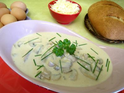 Image : Pouding à la mozzarella et sa sauce aux champignons