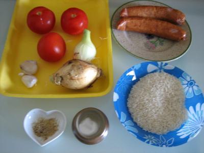 Ingrédients pour la recette : Rougail de saucisses fumées à la réunionnaise