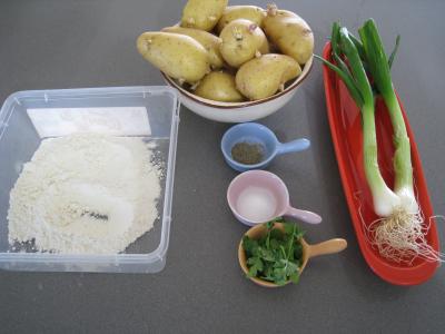 Ingrédients pour la recette : Beignets de pommes de terre à la réunionnaise
