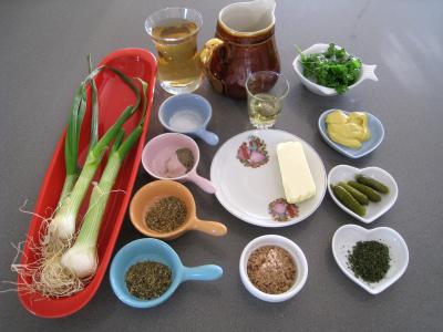 Ingrédients pour la recette : Sauce sainte-Ménéhould à la tomate