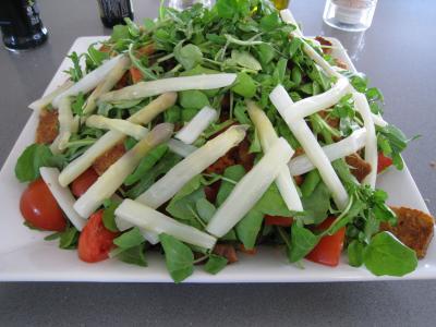 Image : Salade d'asperges et crudités