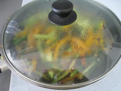 Sauté d'asperges aux oignons et poivron - 7.4