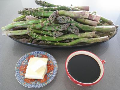 Ingrédients pour la recette : Asperges à la vapeur