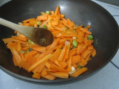 Sauté de carottes et fèves à la semoule - 6.3
