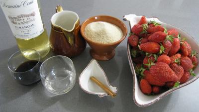 Ingrédients pour la recette : Soupe aux fraises