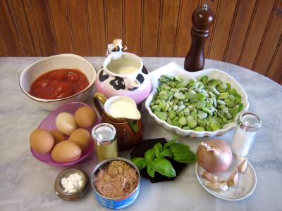 Ingrédients pour la recette : Clafoutis aux fèves et au thon