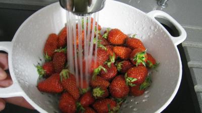 Mousse rosée glacée aux fraises - 1.1