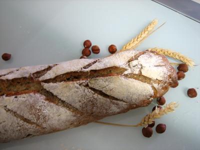 Image : Pain de méteil aux pistaches et aux noisettes