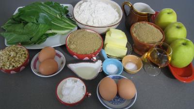 Ingrédients pour la recette : Tourte de blettes à la niçoise