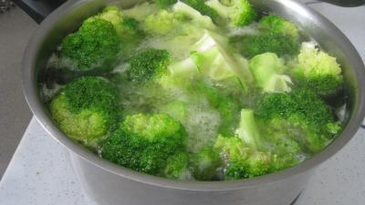 Brocolis aux oeufs en salade - 3.4