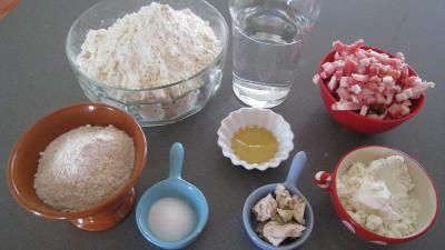 Ingrédients pour la recette : Pain aux lardons